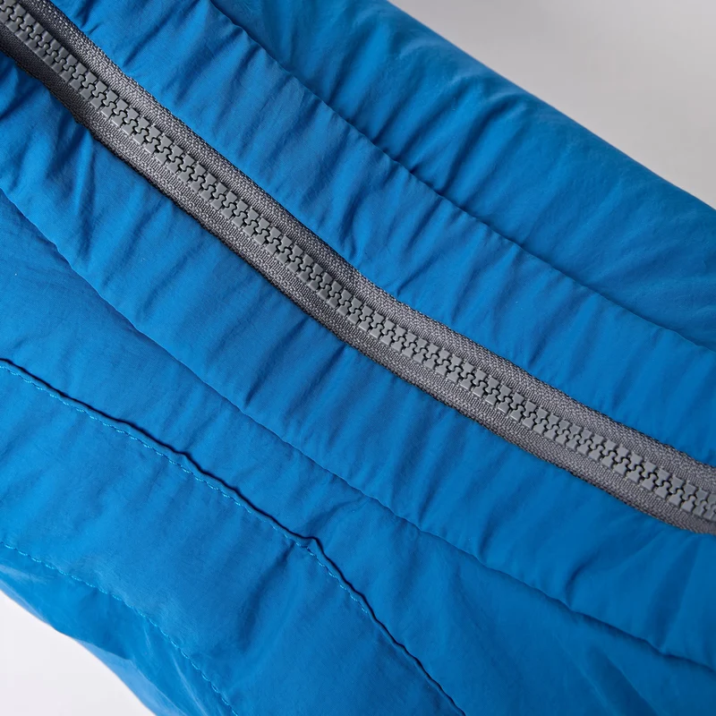 ROKA Belsize Malibu Blue Medium Tasche aus recyceltem Taslon