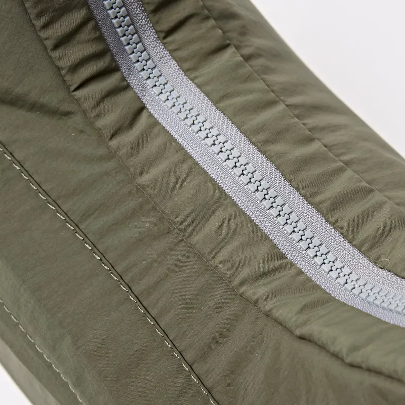 ROKA Belsize Moss Kleiner Beutel aus recyceltem Taslon