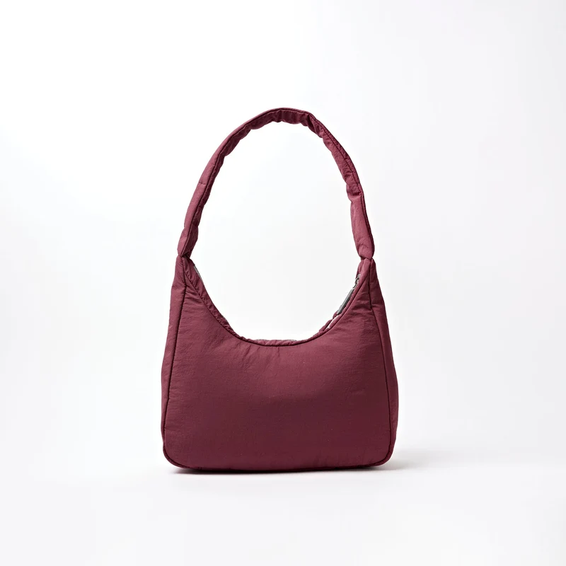 ROKA Belsize Bordeaux Kleine Tasche aus recyceltem Taslon