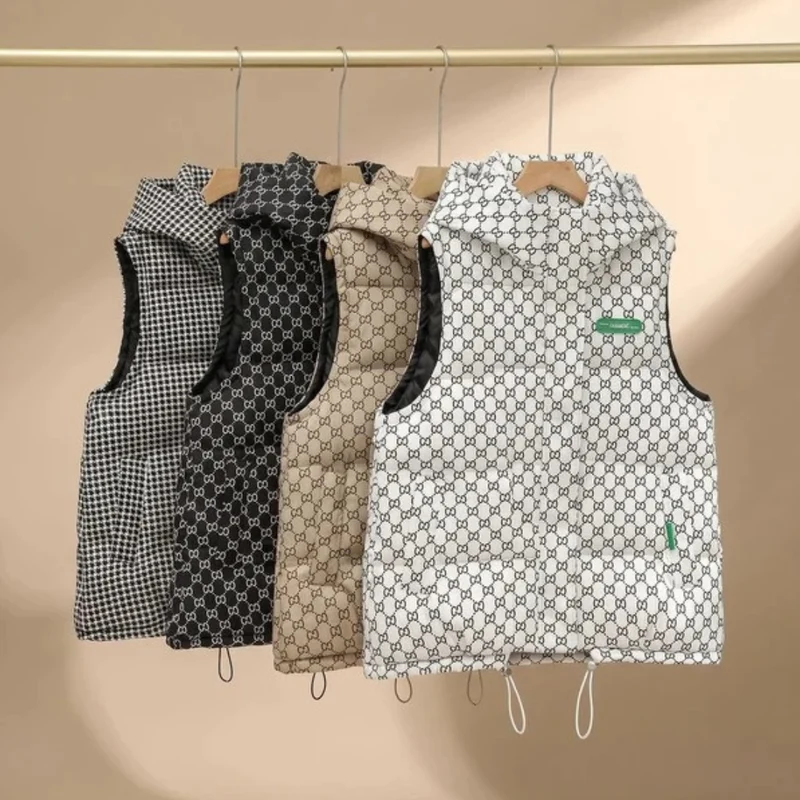 Eleni | Damen Steppweste mit Kapuze und Print
