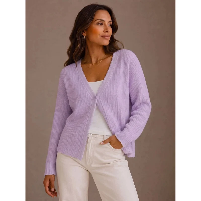 Saphira | Damen Strickjacke mit V Ausschnitt und Einem Knopf
