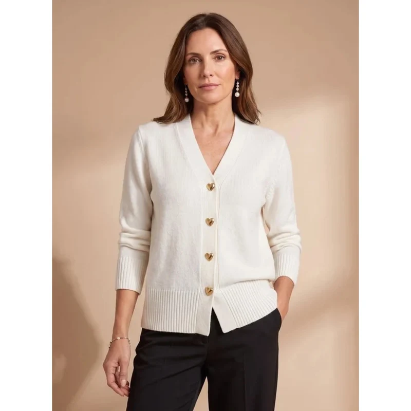 Rüya | Damen Strickjacke mit V Ausschnitt, Langarm und Knöpfen in Herzform