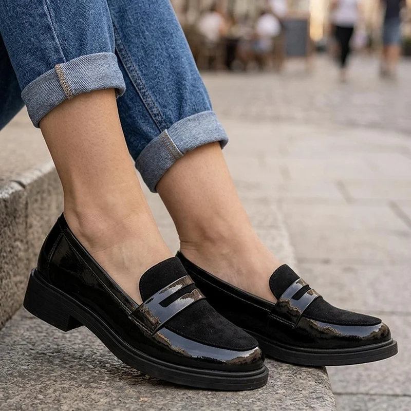 Smart Patent Flat Heel Loafers - WOIL44018 / 329 824 - Black