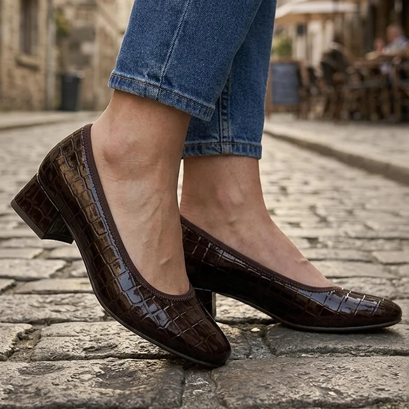 Smart Patent Block Heel Court Shoes - SANYI44015 / 329 911 - Dark Brown
