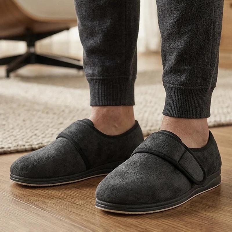 EasyFit Extra Wide Adjustable Fit Slippers - NICHOLAS / 330 323 - Black-Black