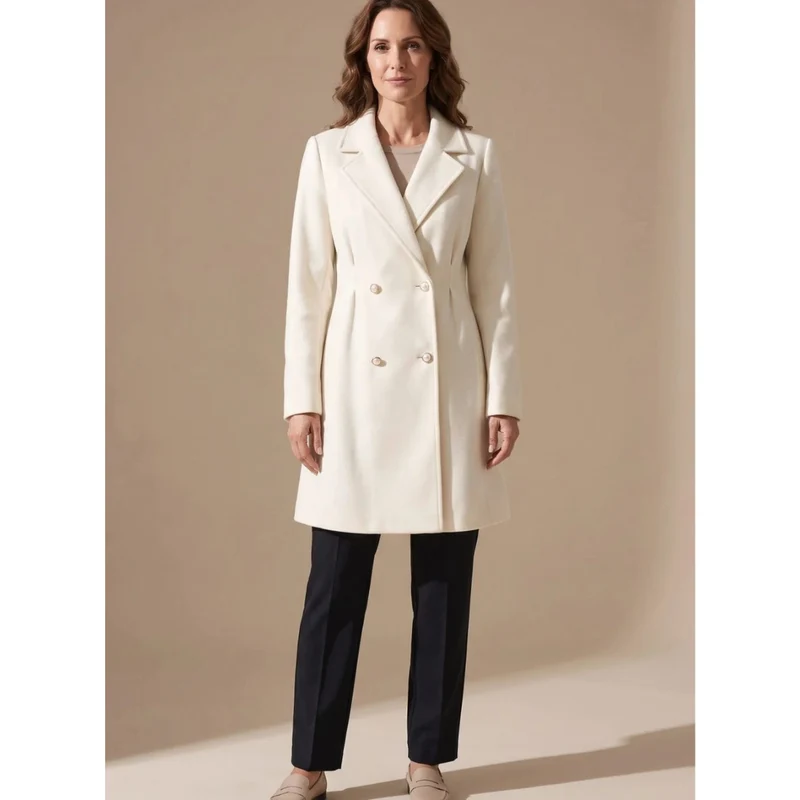 Evelina | Damen Weiße Winterjacke mit A Linien Schnitt und Langarm