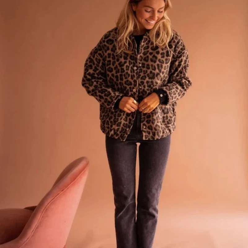 Sabrina | Damen Braune Steppjacke mit Leo Muster