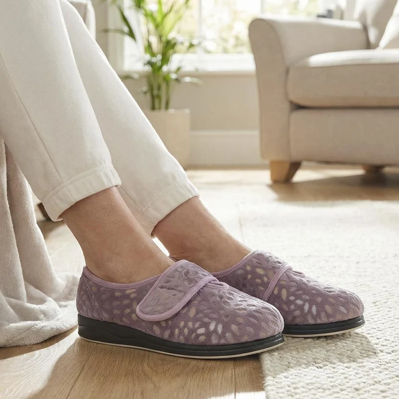 Extra-Wide Fit Slippers - AMINA / 323 506 - Lilac