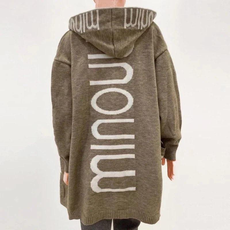 Hannelore | Damen Lange Strickjacke mit Kapuze und Schriftzug