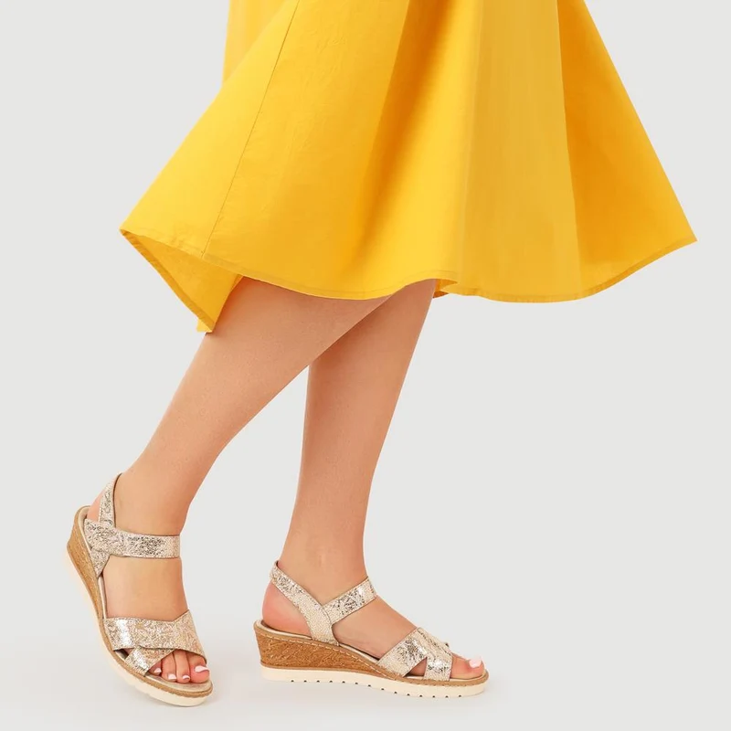 Smart Leather Wedge-Heel Sandals - DRS41511 / 327 089 - Gold