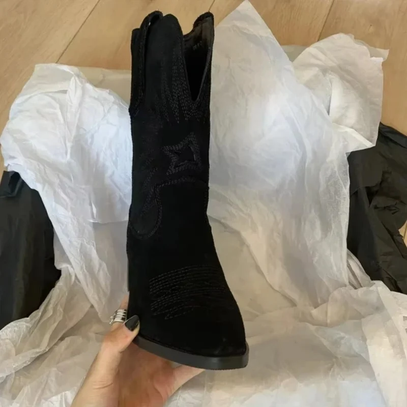Lorena | Damen Orthopädische Wildleder Stiefel mit Stickerei und Western Design