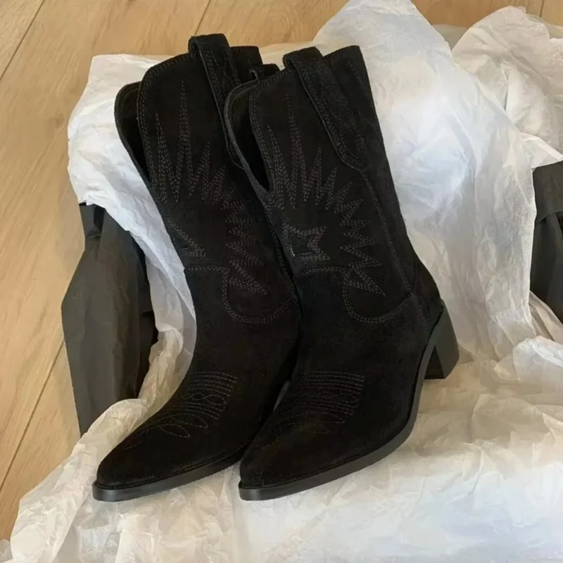Lorena | Damen Orthopädische Wildleder Stiefel mit Stickerei und Western Design