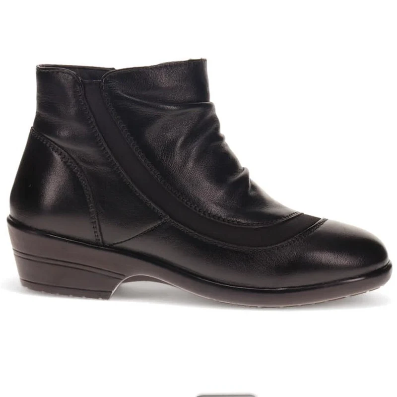 Wedge-Heeled Ankle Boots - KF40005 / 326 515 - Black