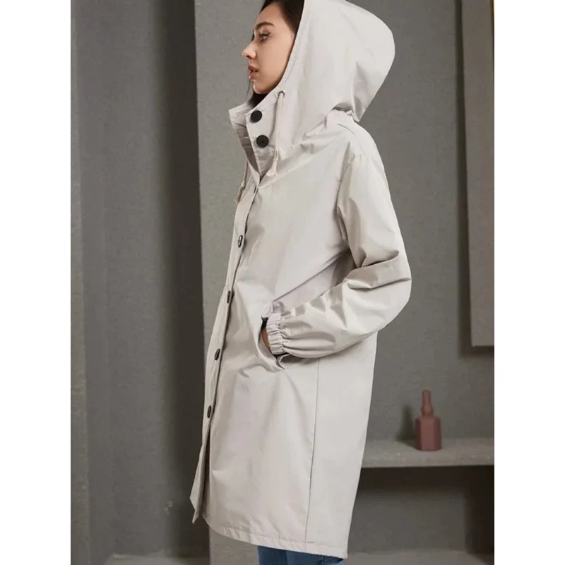 Karoline | Damen Regenjacke Wasserdicht mit Kapuze, Langer Mantel mit Taschen und Knöpfen