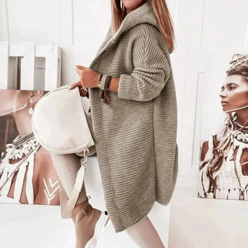Margot | Damen Strickjacke mit Kapuze mit Grobem Strick und Knöpfen