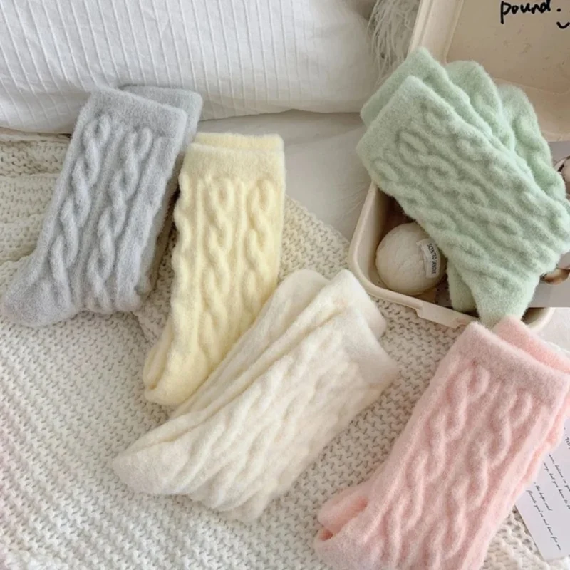 Amalia | Damen Trachtensocken mit Zopf design