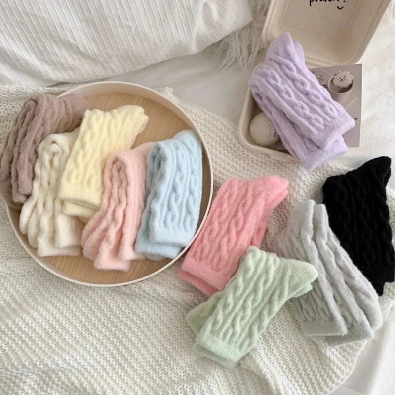 Amalia | Damen Trachtensocken mit Zopf design