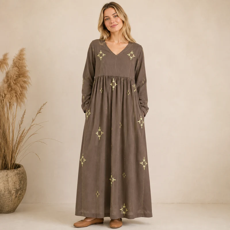 Elara | Damen Langarm Maxikleid mit Muster und V Ausschnitt