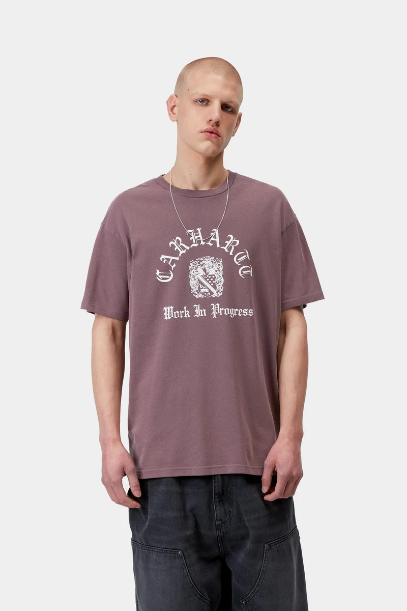 Carhartt WIP Herren-T-Shirt mit Wappenmotiv | Gemütliches, lila stückgefärbtes T-Shirt