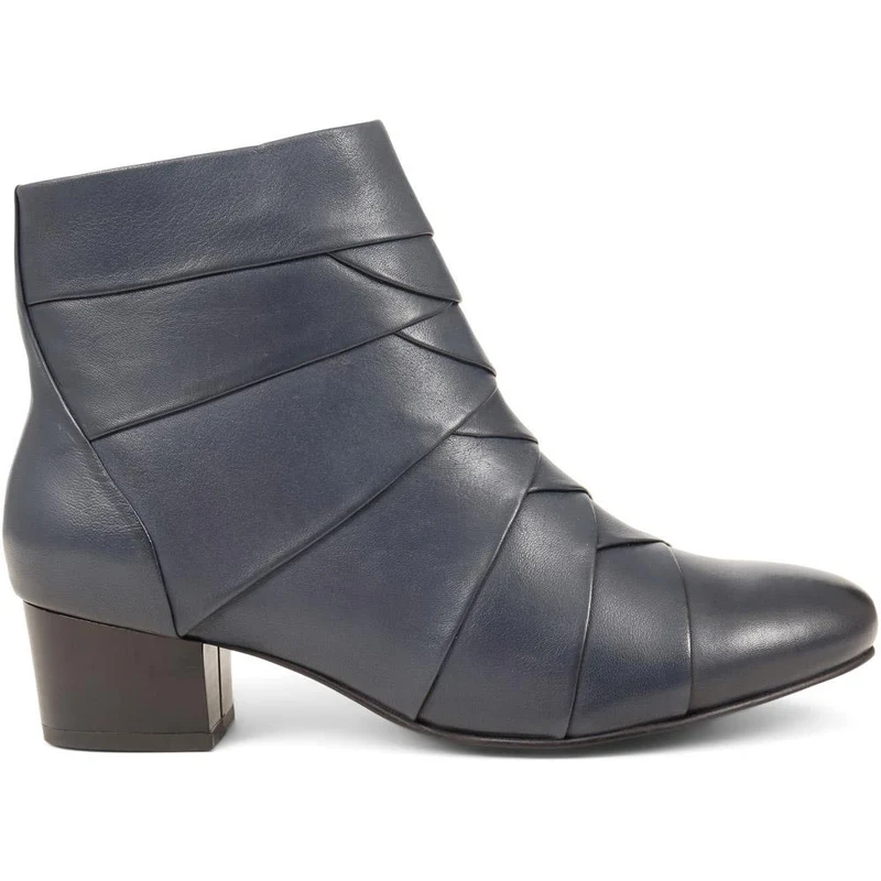 Everyday Leather Ankle Boots - MAGNU38003 / 324 540 - Navy