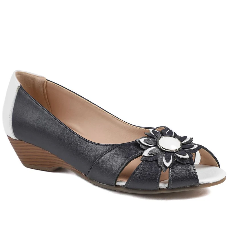 Leather Flower Detail Peep Toe Wedge Pumps - WLIG43000 / 328 886