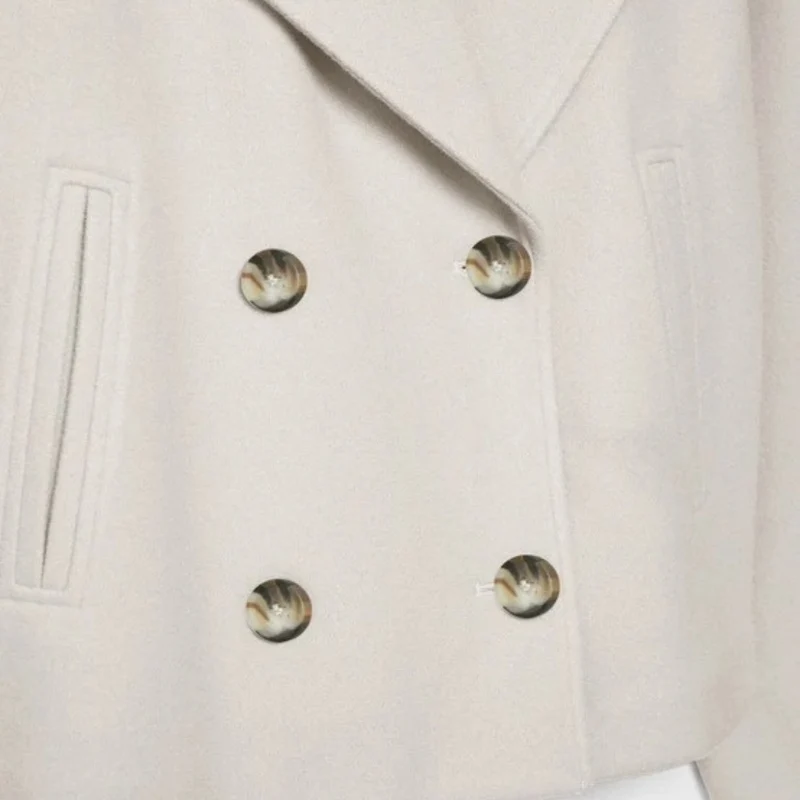 Laura | Damen Kurze Jacke mit Knöpfen