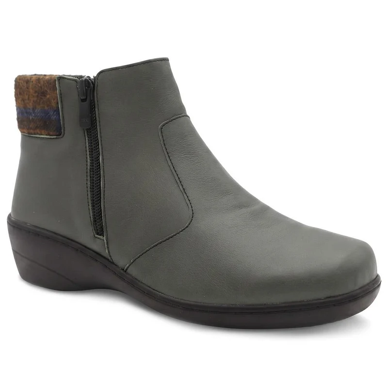Wide-Fit Leather Lightweight Ankle Boots - LUCK42000 / 328 506