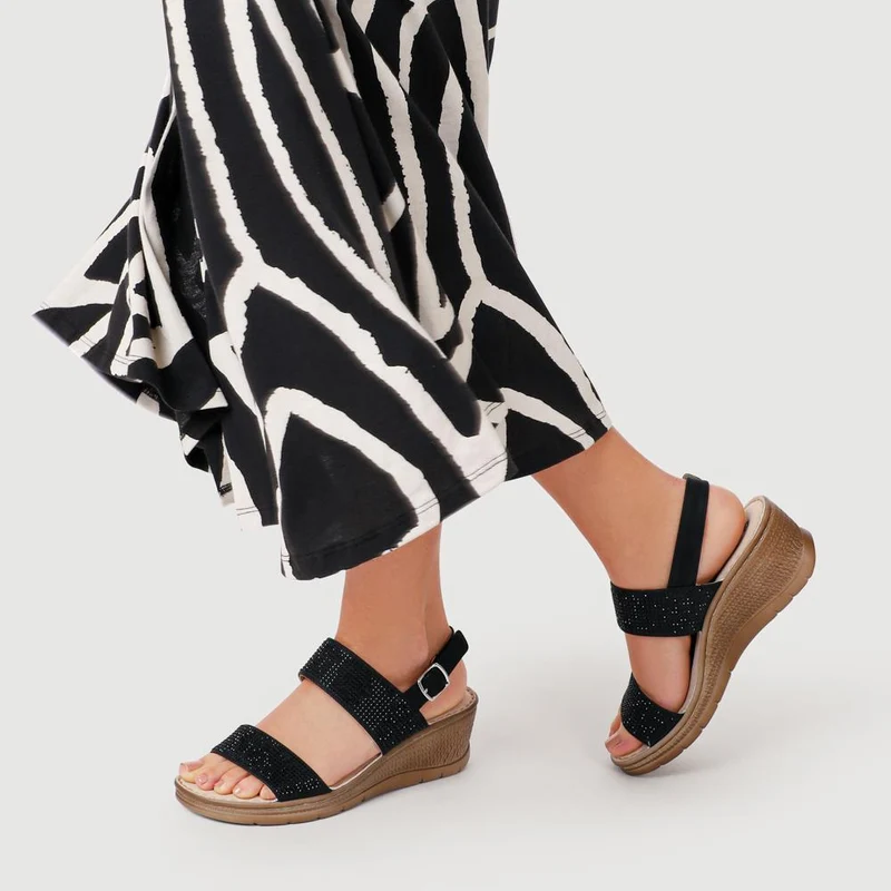 Buckle-Up Wedge Sandals - BAIZH41031 / 327 300 - Black