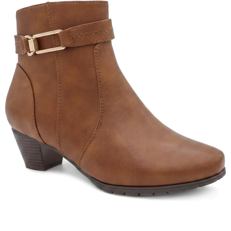 Wide Fit Smart Buckle Detail Ankle Boots - WBINS44006 / 329 745
