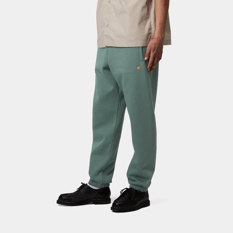 Carhartt WIP Herren Chase Jogginghose - Silber Kiefer / Gold