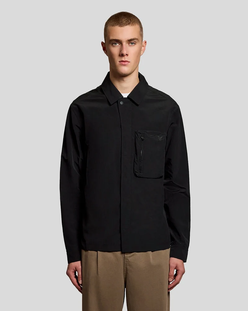 Lyle & Scott Leichtes Herren-Overshirt mit Utility-Tasche | Tiefschwarz