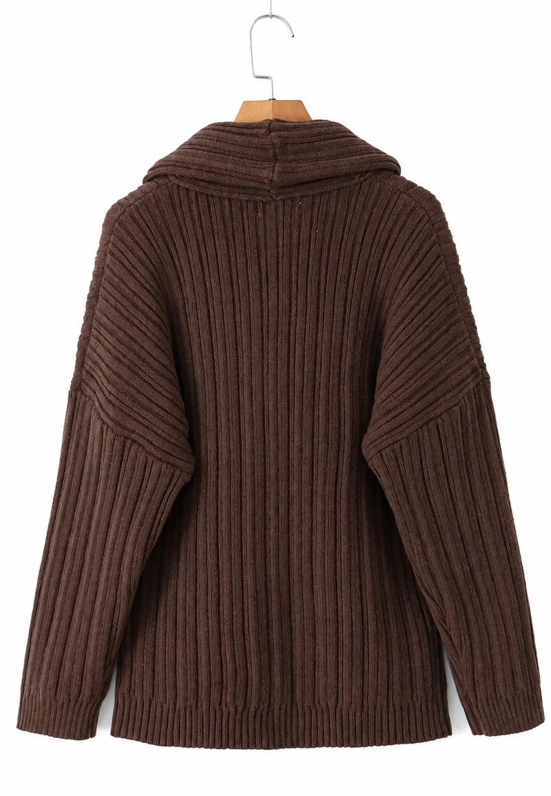Damenpullover mit asymmetrischem Ausschnitt und freiliegender Schulter – Séverine