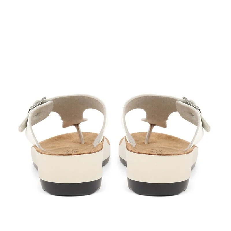 Fly Flot Toe Post Sandals - FLY37045 / 323 200 - White