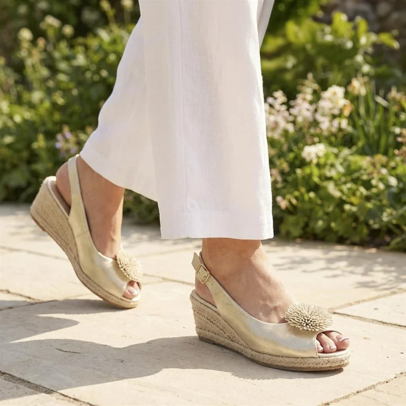 Flower Detail Peep Toe Wedge Sandals - BAIZH43040 / 329 259 - Gold