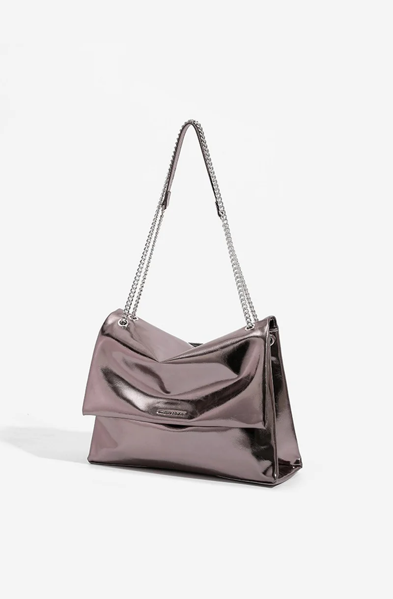 Damen-Umhängetasche mit Überschlag und Metallkette