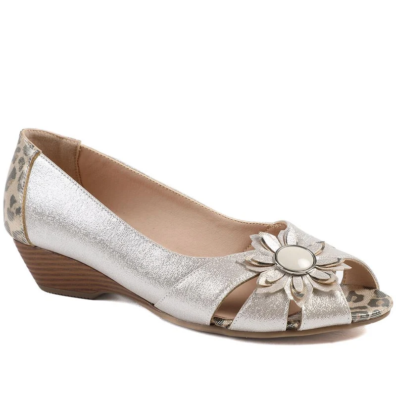 Leather Flower Detail Peep Toe Wedge Pumps - WLIG43000 / 328 886