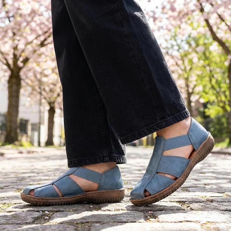 Loretta Leather Elasticated Slip On Shoes - HAK43001 / 329 375 - Denim