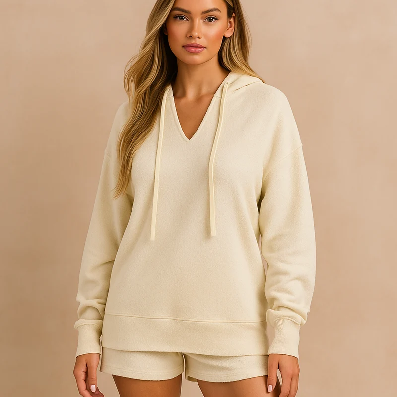 Set aus Kapuzensweatshirt und Shorts für Frauen - Livia