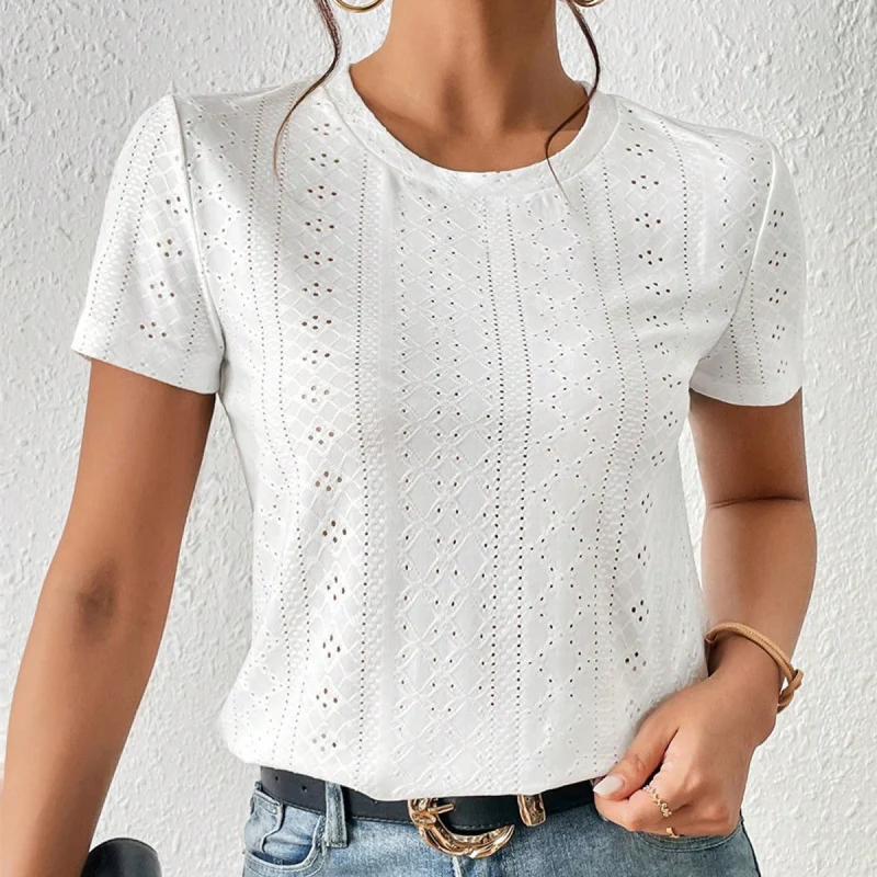Damen T-Shirt aus Baumwolle mit Stickerei, kurzen Ärmeln und Rundhalsausschnitt - Livia