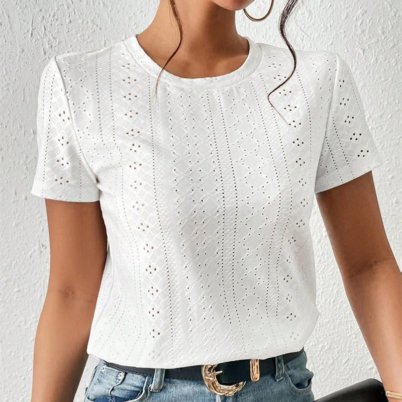 Damen T-Shirt aus Baumwolle mit Stickerei, kurzen Ärmeln und Rundhalsausschnitt - Livia
