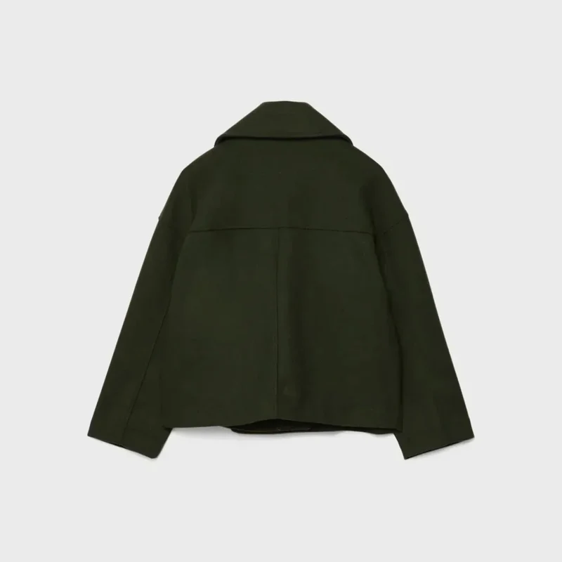Kurze Damen-Wolljacke mit doppelreihigen Knöpfen - Heidi
