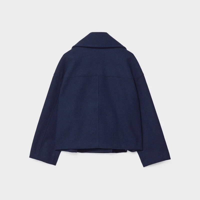 Kurze Damen-Wolljacke mit doppelreihigen Knöpfen - Heidi