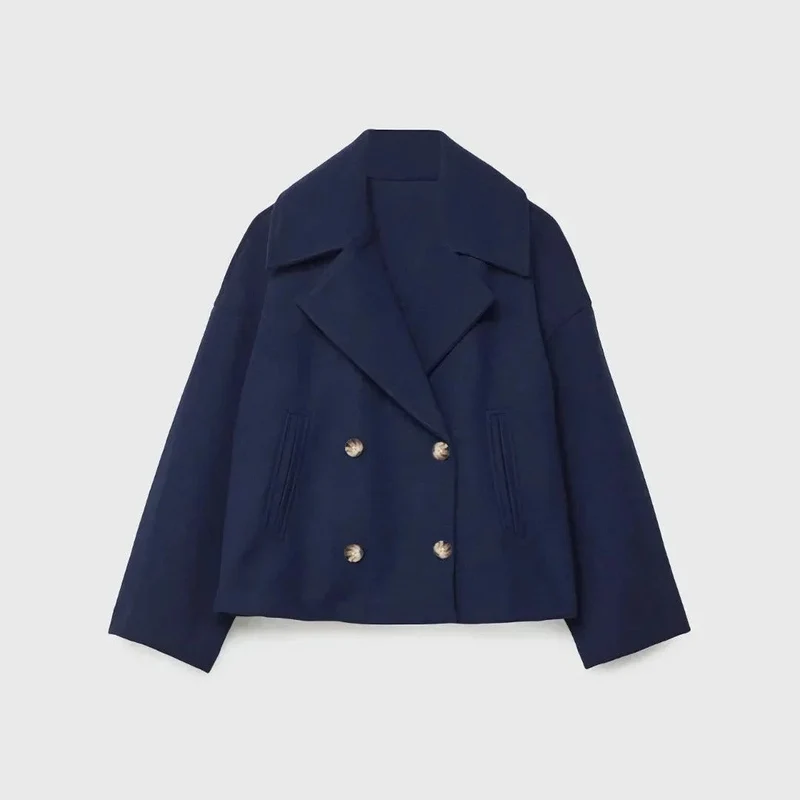 Kurze Damen-Wolljacke mit doppelreihigen Knöpfen - Heidi