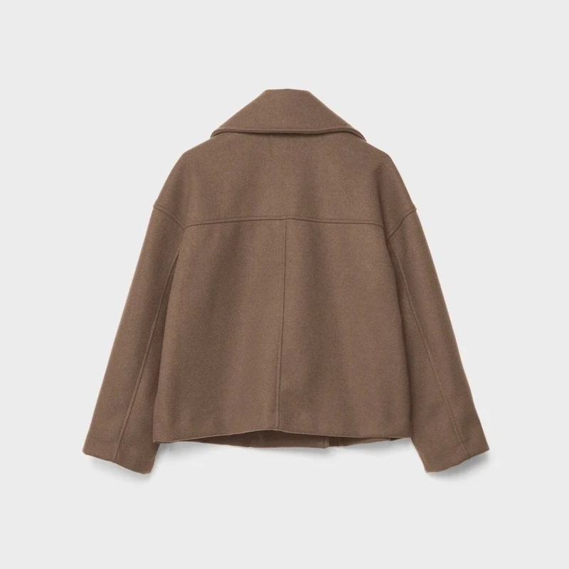 Kurze Damen-Wolljacke mit doppelreihigen Knöpfen - Heidi