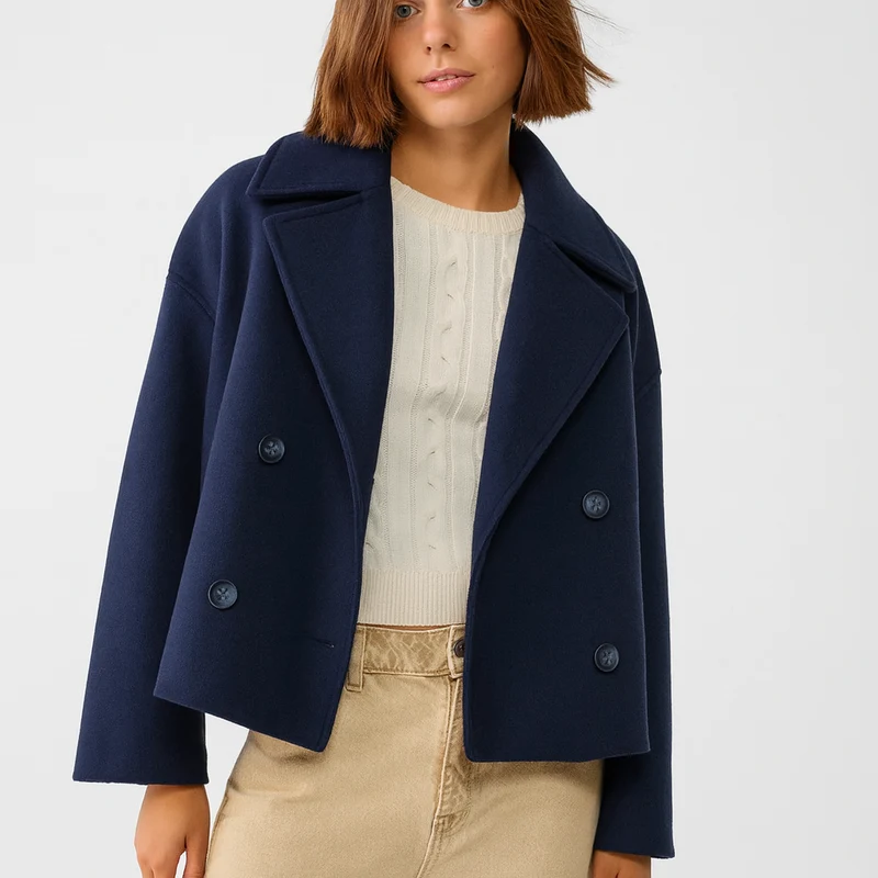 Kurze Damen-Wolljacke mit doppelreihigen Knöpfen - Heidi