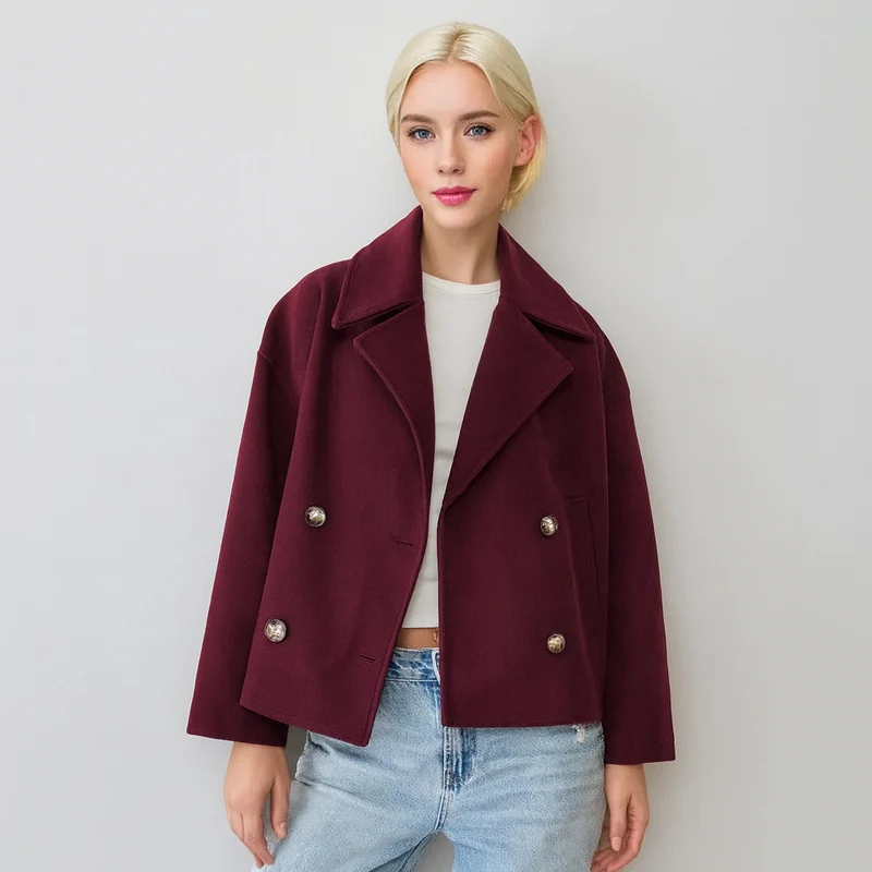 Kurze Damen-Wolljacke mit doppelreihigen Knöpfen - Heidi