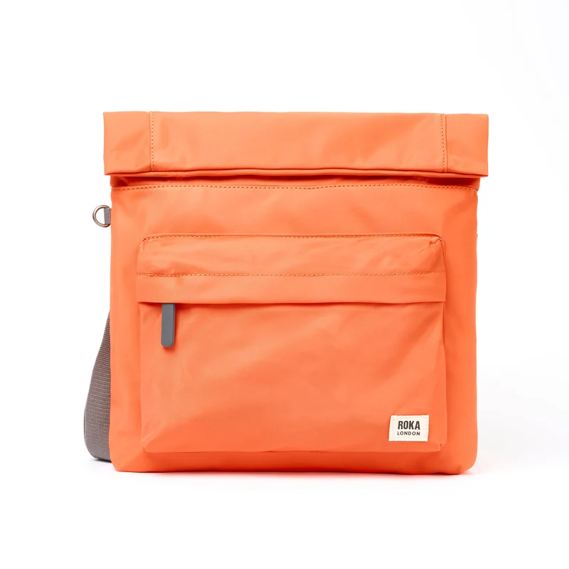 ROKA Stratford L Tasche aus recyceltem Nylon | Firecracker