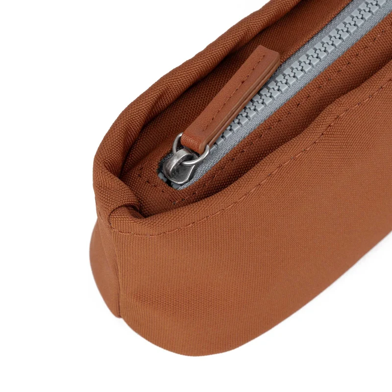 ROKA Pimlico Bran Kleiner Beutel aus recyceltem Canvas