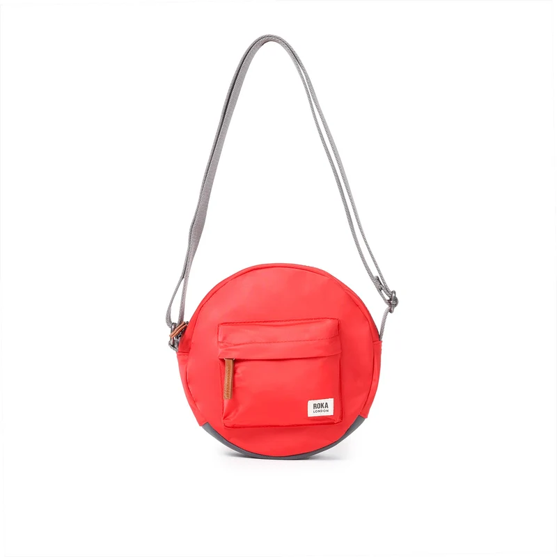ROKA Paddington B Kleiner Beutel aus recyceltem Nylon | Chiliöl