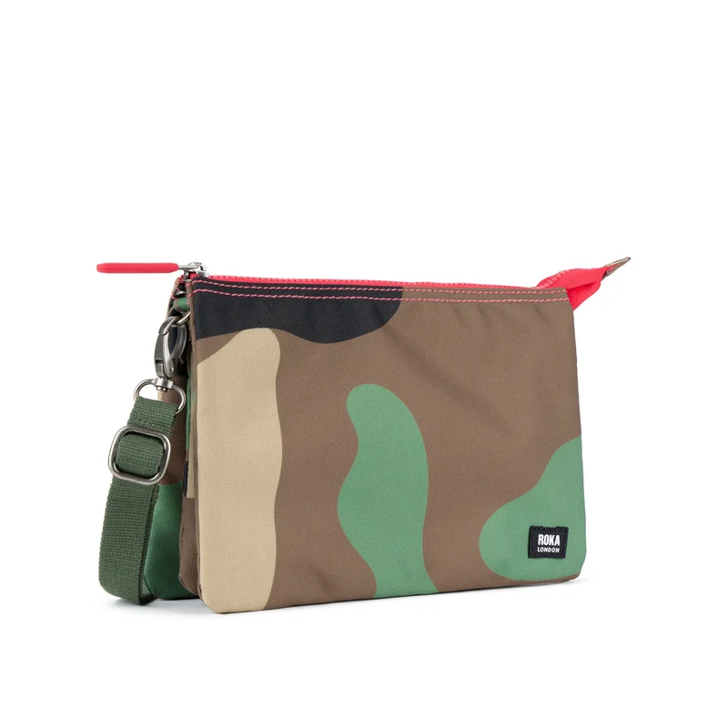 ROKA Carnaby Crossbody XL Vintage Camo Tasche aus recyceltem Canvas